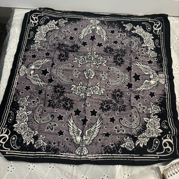 Bundle of Boho Stylish Trending bandanas with various prints. - Picture 3 of 16